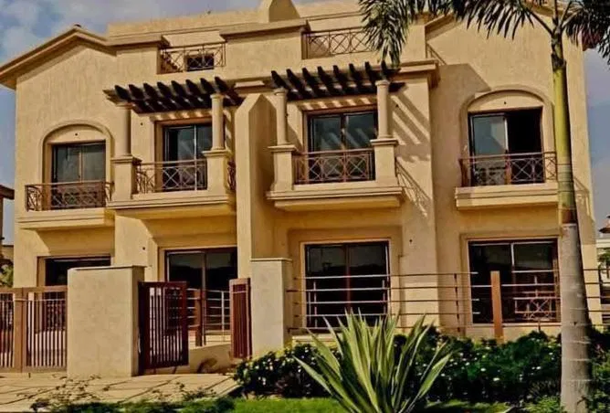 4-bedroom villa 266 m² for sale in Madinaty