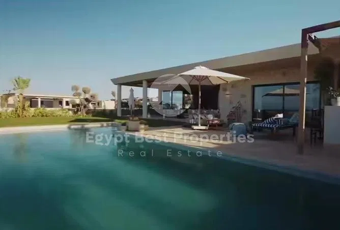 فيلا 4 غرف 310 م² للبيع في رملة