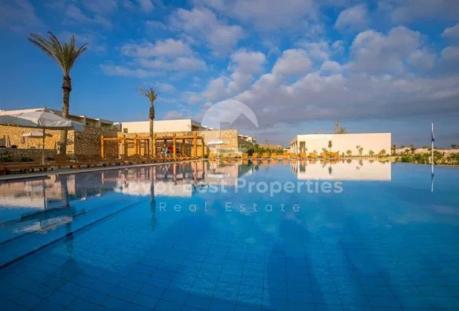 6-bedroom villa 480 m² for sale in Ceaser