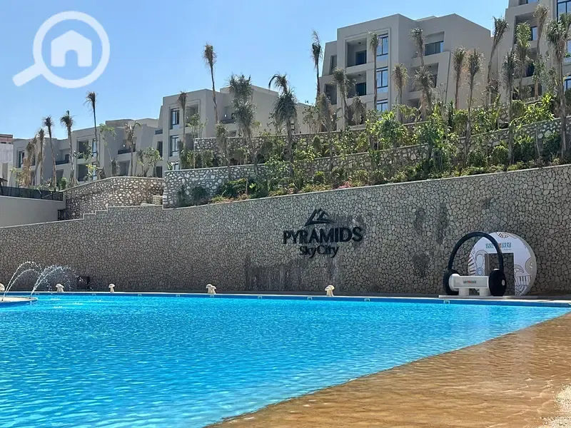 Chalet for sale with immediate delivery, fully finished with furniture and appliances in Pyramids, Ain Sokhna. Prime location in Galala City.