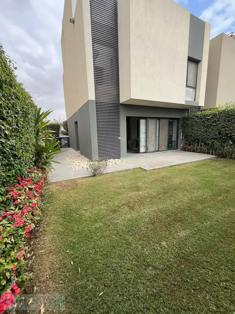 Distinctive corner townhouse for sale in Al Burouj Compound.