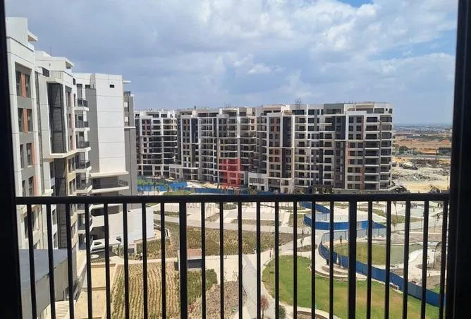 شقة غرفتين 105 م² للبيع في Park Side Residence