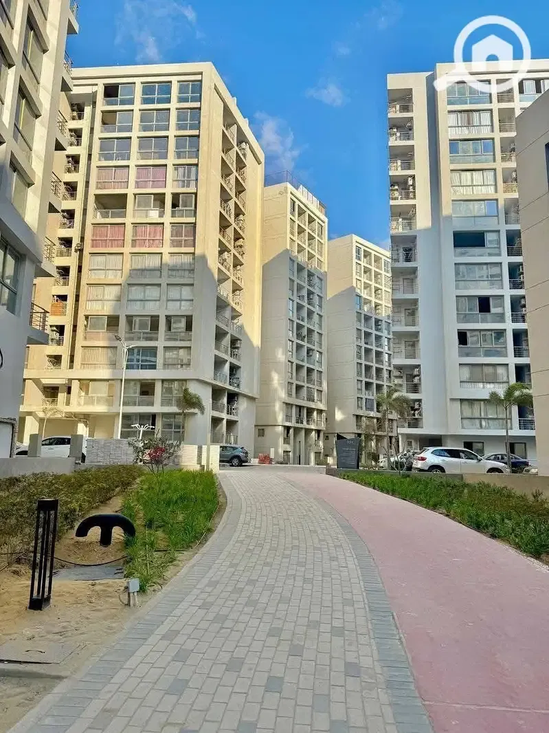 Studio for sale in the One Katameya compound, half-finished, 80 m, completion with installments at a great price.