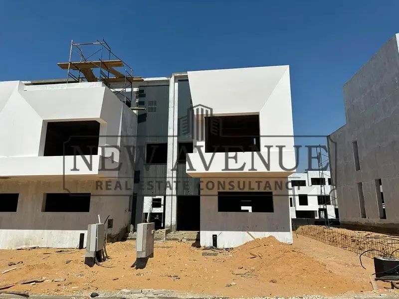 Lowest price and lowest over near delivery for townhouse villa for sale in Eastshire ( El Qamzi ) 3 bedrooms with installments