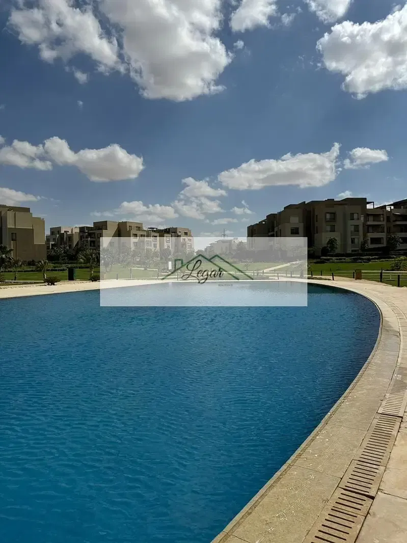 Studio for sale in Palm Parks. A fantastic opportunity for living or investment!