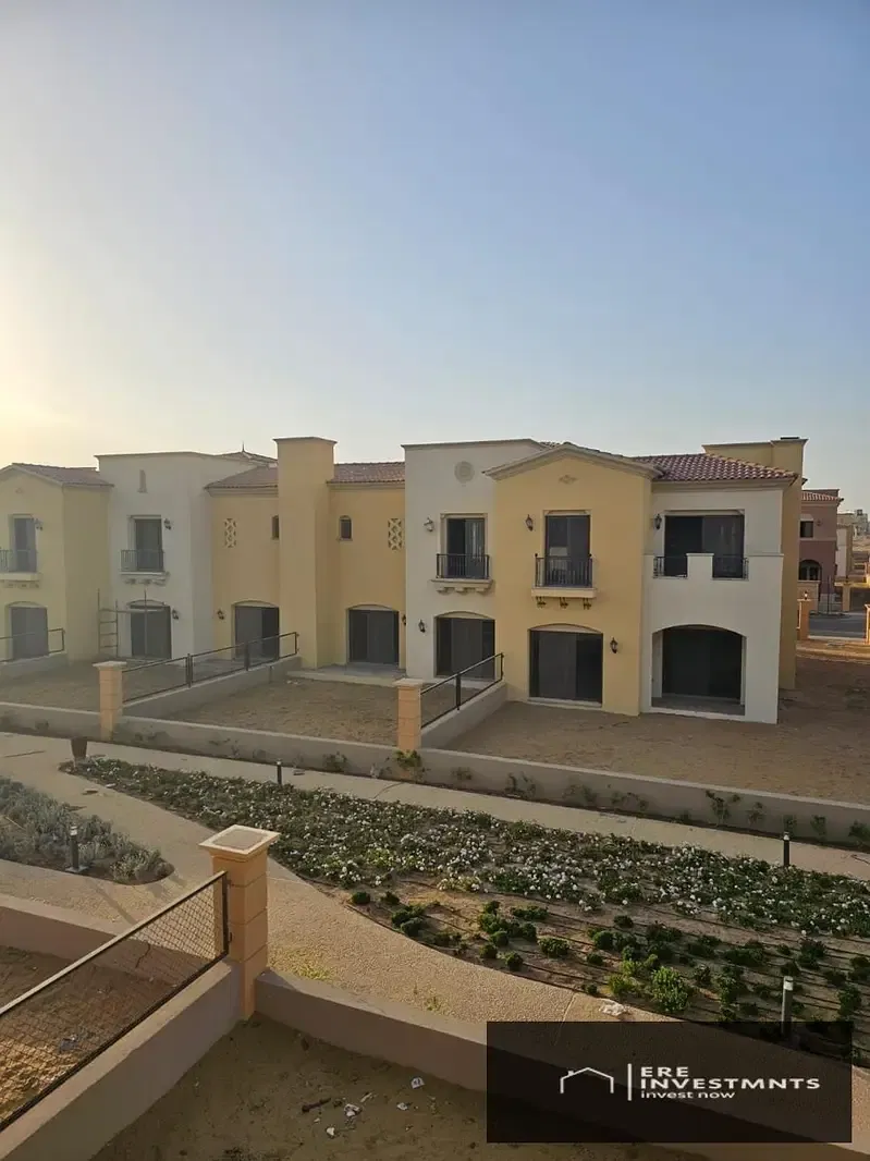 Receive your Quattro villa immediately at an incredible price (resale) with the longest installments and lowest down payment in City Gate
