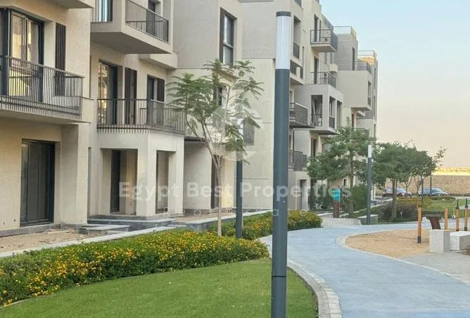 شقة غرفتين 125 م² للبيع في ايست فالى، East Vale