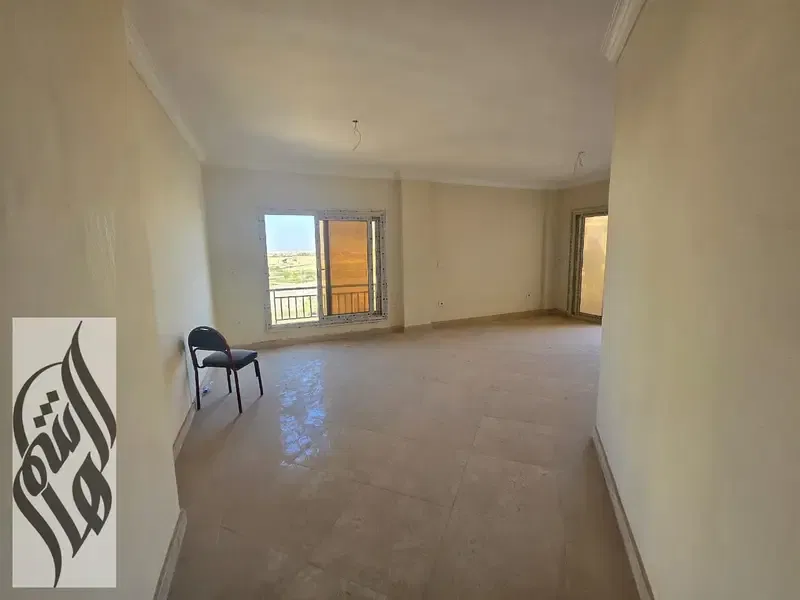 160 SQM apartment for sale in Wasal Residence, 3 bedrooms, corner, north-facing, wide garden view, close to R3 Gate and the club.