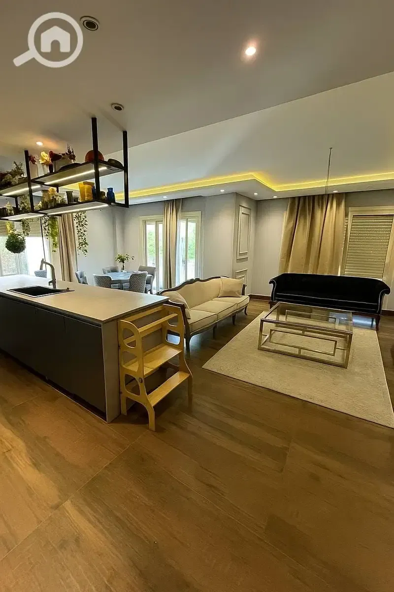 Apartment for immediate delivery, finished, ground floor with garden, Compound Stone Residence, Fifth Settlement, New Cairo