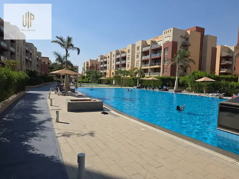 We will pay 3,750,000 and a maintenance deposit and receive an apartment of 225 square meters, with installments over 5 years, in the Promenade compound, a residential compound living just a minute from the 90th Street and Hyde Park.