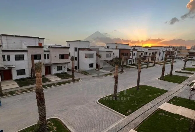 4-bedroom townhouse 225 m² for sale in Azzar