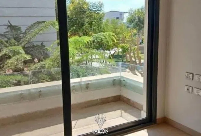 4-bedroom apartment 275 m² for sale in Al Burouj Compound
