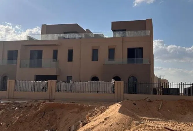 تاون هاوس 3 غرف 196 م² للبيع في فاي سوديك، Vye Sodic