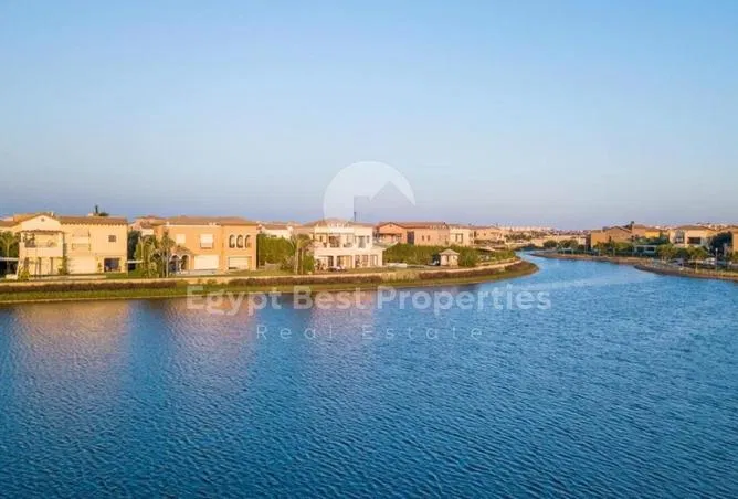 شاليه 3 غرف 119 م² للبيع في Swan Lake North Coast