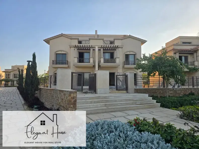 Twin house villa for sale in installments in Madinaty, model E3, with a large land area of 380 square meters.