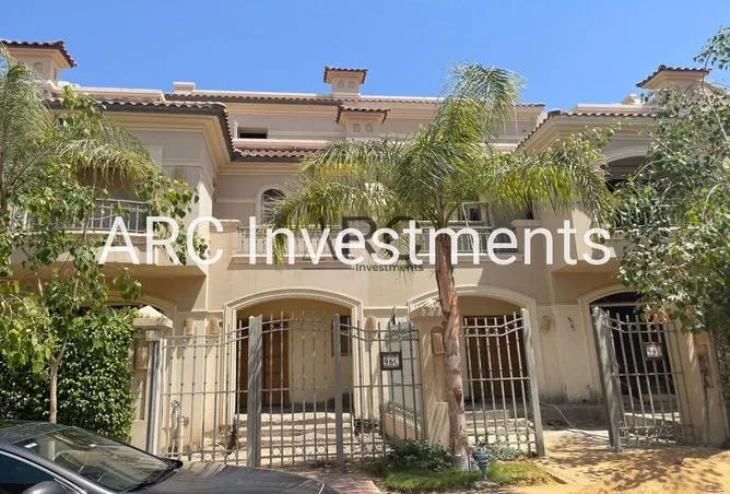 تاون هاوس 5 غرف 208 م² للبيع في Al Patio 5 East