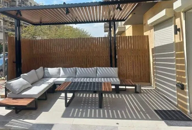 4-bedroom townhouse 200 m² for sale in Beverly Hills