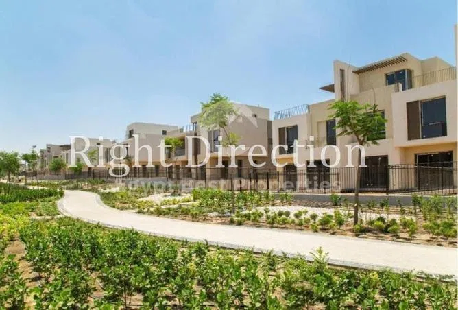 4-bedroom villa 284 m² for sale in SODIC East