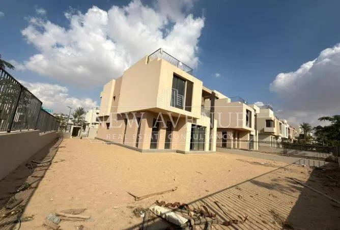 3-bedroom villa 420 m² for sale in SODIC East