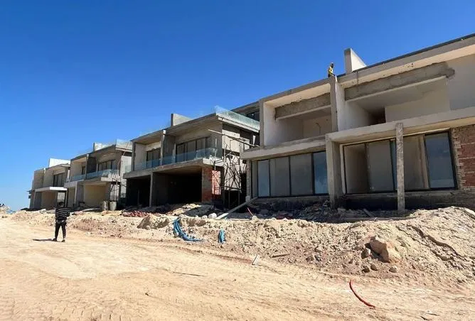 4-bedroom twin house 275 m² for sale in Marsa Baghush