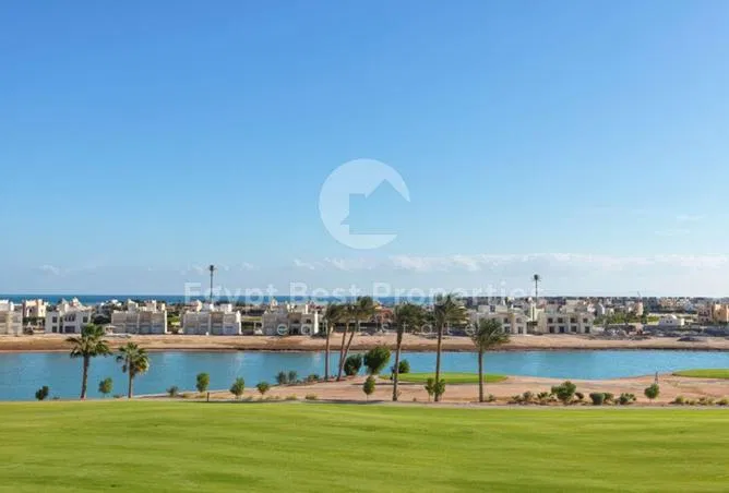 شقة غرفتين 120 م² للبيع في Shedwan Resort
