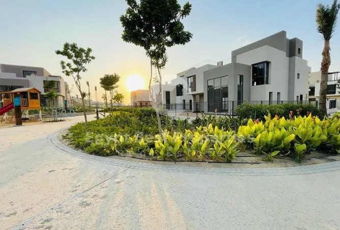 3-bedroom townhouse 221 m² for sale in SODIC East