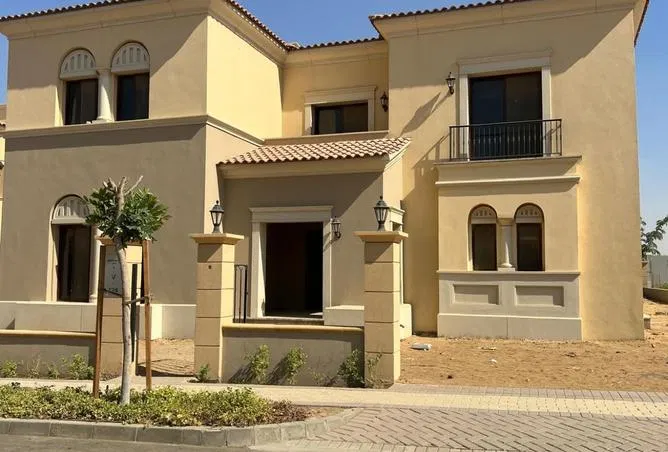 3-bedroom twin house 270 m² for sale in City Gate