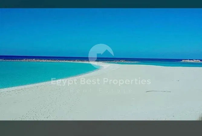 4-bedroom twin house 255 m² for sale in Hacienda West