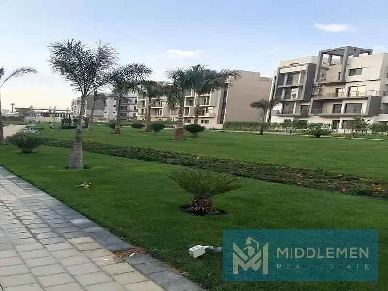 standalone 400m fully finished with central AC Prime location Direct in landscape , Water features and club house fifth square almarasem new cairo
