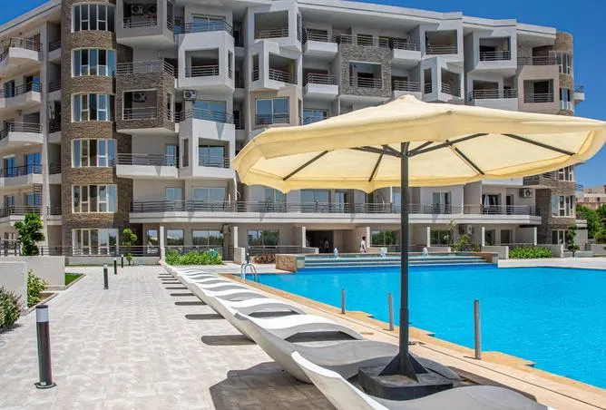 Apartment 61 m² for sale in Al Hambra Waterfalls