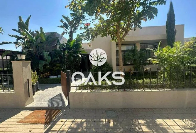 4-bedroom villa 215 m² for sale in O West