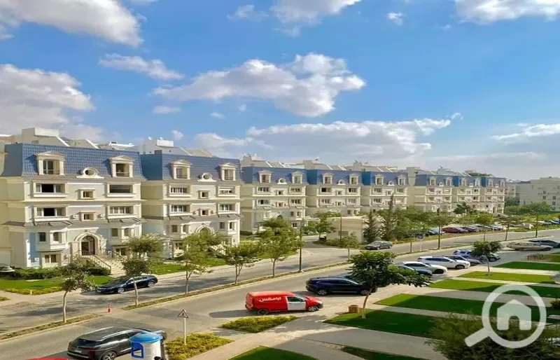 Apartment for sale in Creek View (Mountain View), located very close to South Teseen Street and the American University, directly opposite the Hyde Pa