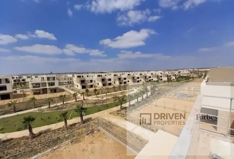Lowest Price Townhouse Ready to Move for Sale by Installments The Crown Palm Hills Al Wahat Road 6th of October Giza
