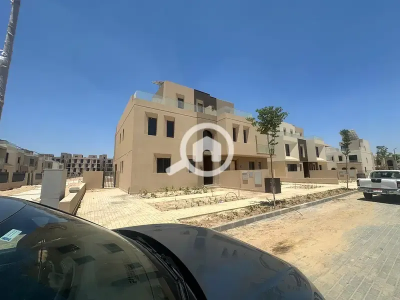 Twin House for Sale in VYE Sodic Compound – New Zayed