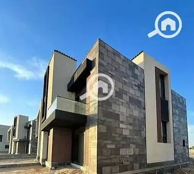 Middle Townhouse for Sale in KEEVA Compound – Sheikh Zayed A unique opportunity to own a middle townhouse in one of Al Ahly Sabbour's finest projects