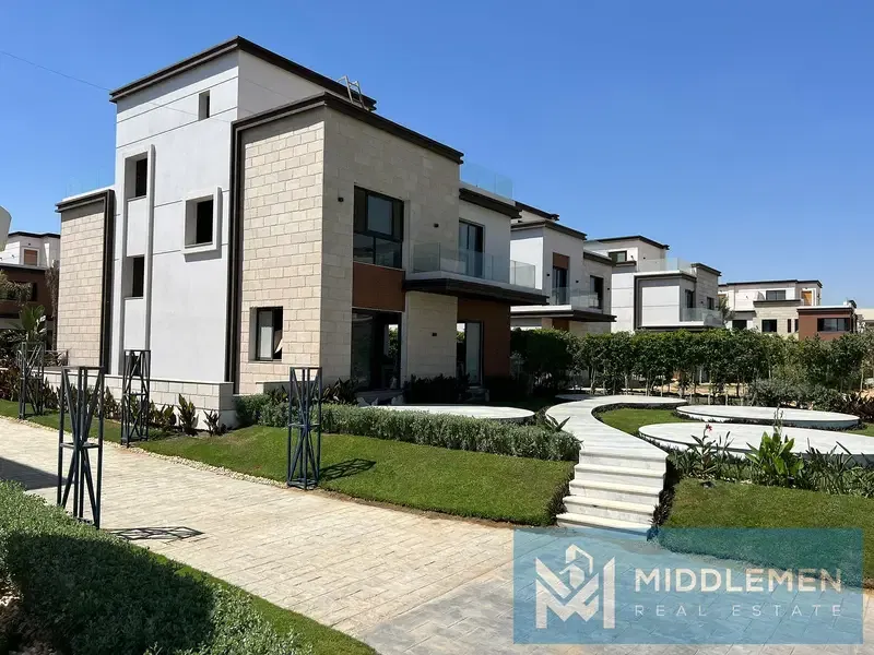 Townhouse 176m for Sale Al Ahly Club View with Installments Ready To Move Near 90 Street in Azzar Infinity New Cairo