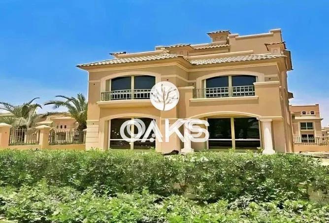 فيلا 5 غرف 300 م² للبيع في Al Patio 5 East