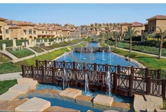 4-bedroom duplex 258 m² for sale in Stone Park