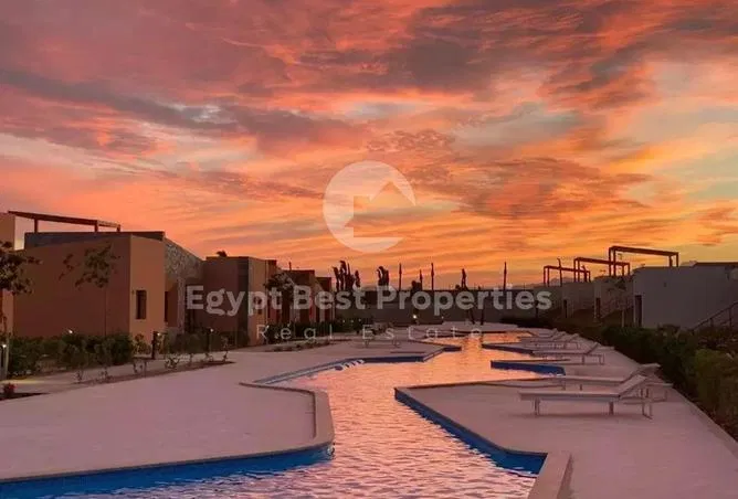 3-bedroom twin house 200 m² for sale in Bay West