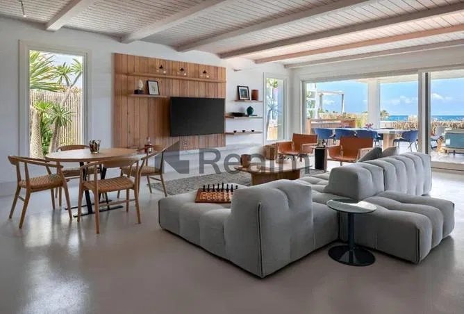 4-bedroom chalet 270 m² for sale in Beit Al Bahr , Beit Al Bahr