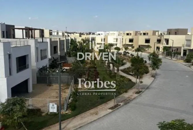 3-bedroom villa 295 m² for sale in The Crown