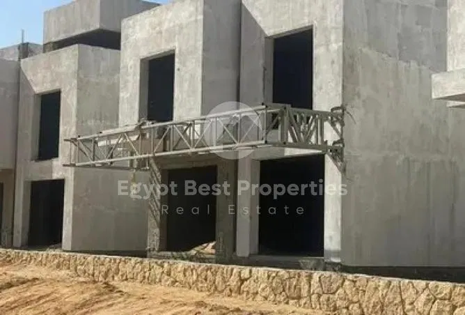 تاون هاوس 3 غرف 305 م² للبيع في ستيت، Stei8ht