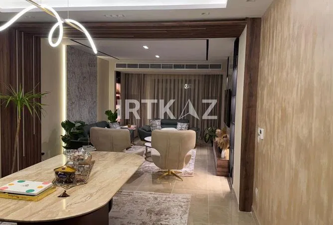 بنتهاوس 4 غرف 244 م² للبيع في مون ريزيدنس التجمع الخامس، مون ريزيدنس