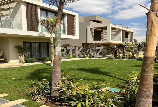 4-bedroom townhouse 220 m² for sale in Mivida Gardens