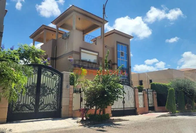 7-bedroom villa 284 m² for sale in Alex West