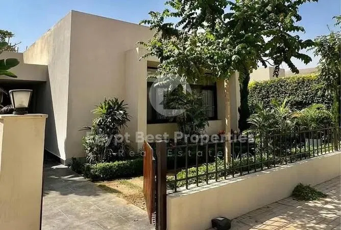 4-bedroom villa 240 m² for sale in Palm Hills New Cairo