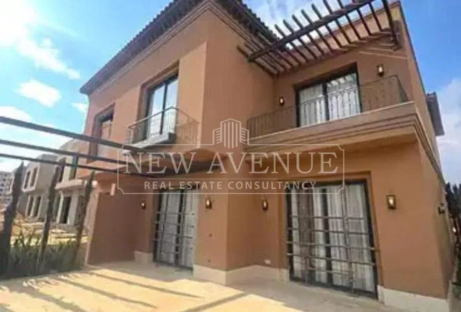 توين هاوس 5 غرف 332 م² للبيع في فيلدج ويست، Village West