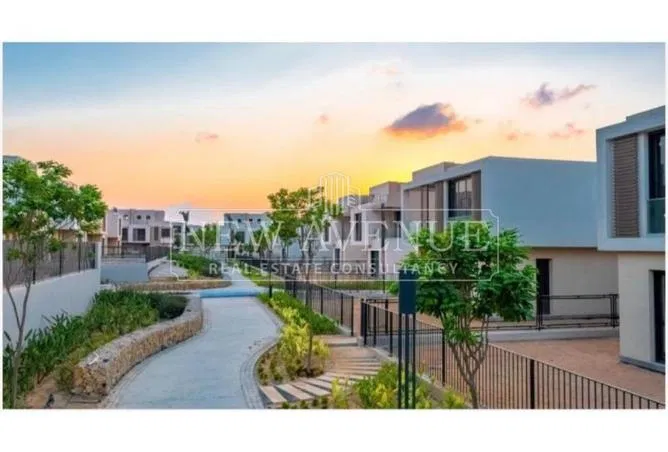 3-bedroom townhouse 234 m² for sale in SODIC East