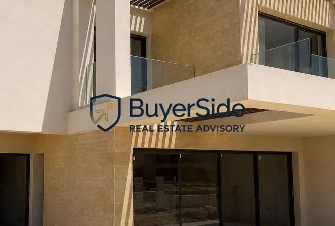 4-bedroom twin house 307 m² for sale in Silver Sands