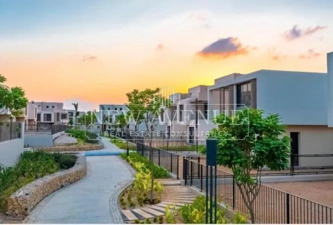 3-bedroom villa 183 m² for sale in SODIC East